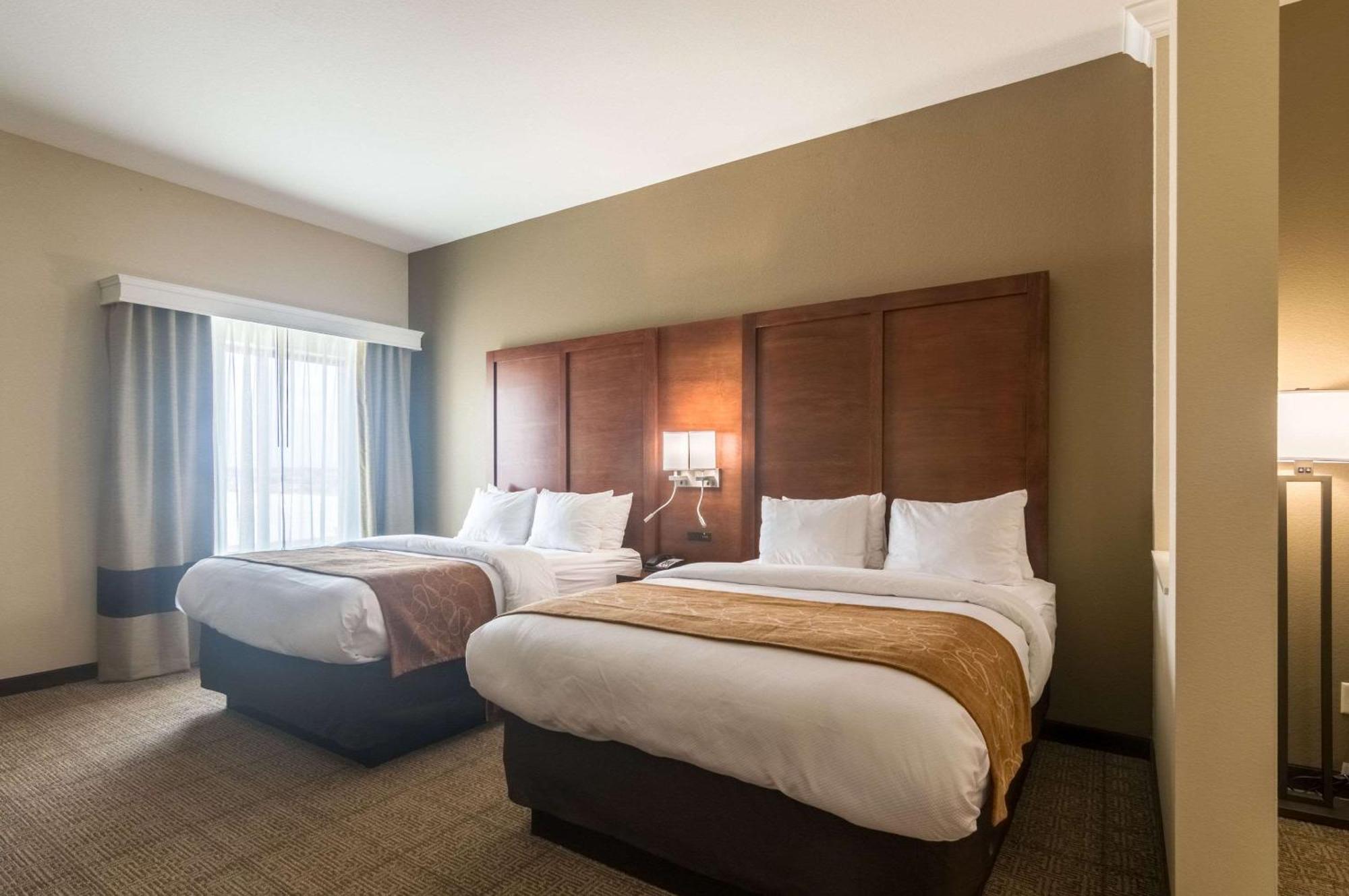 Hotel Comfort Meridian And I-40