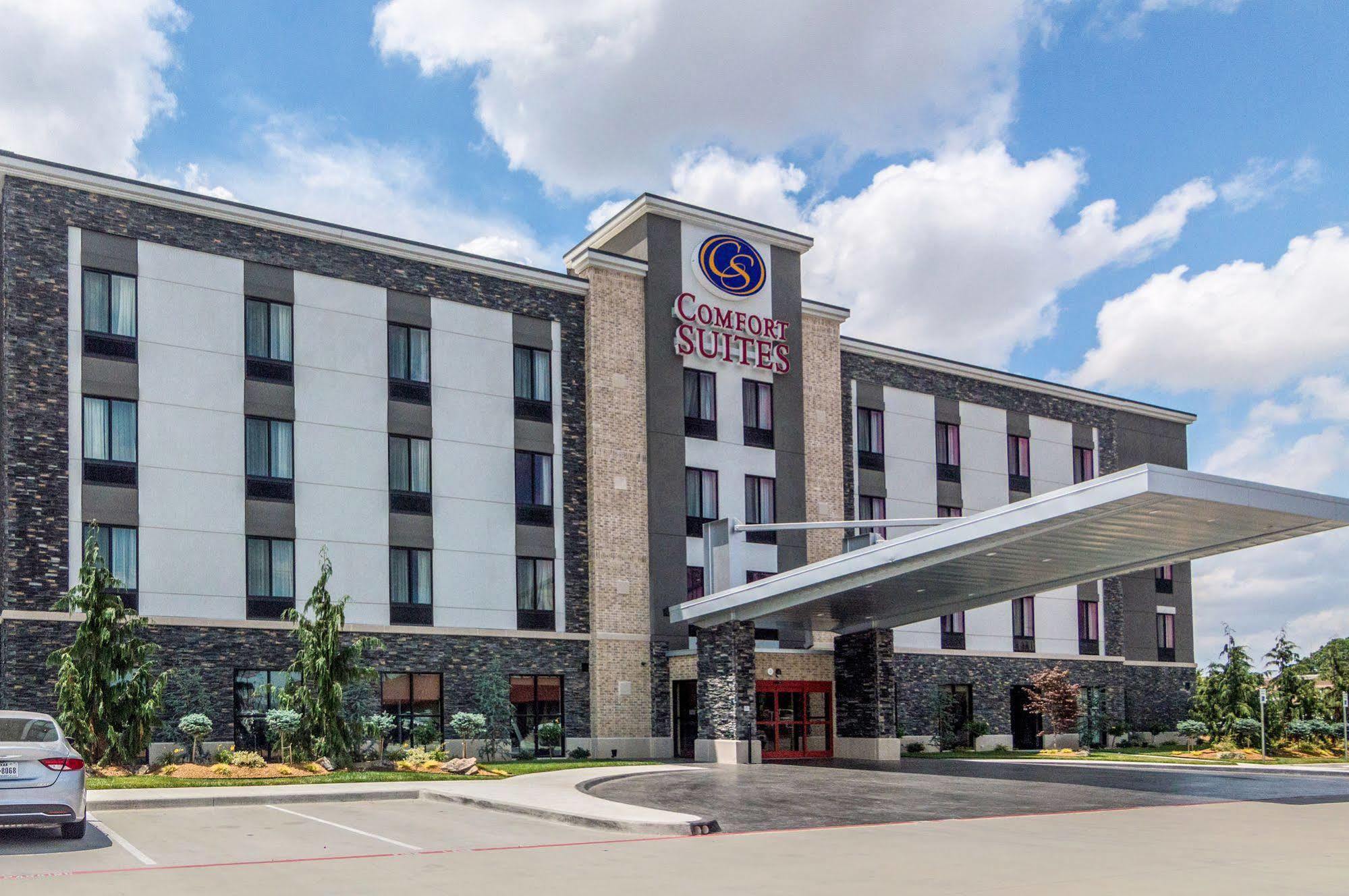 Hotel Comfort Meridian And I-40